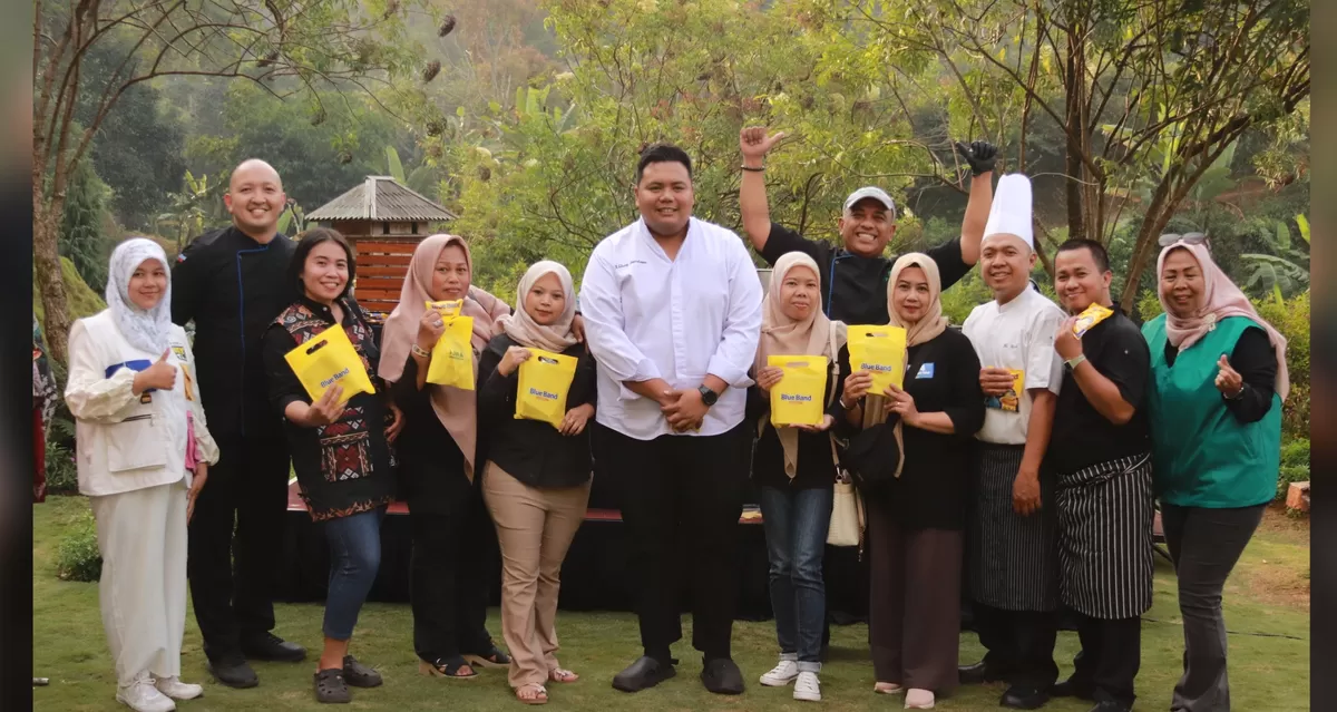 Grand Aston Puncak menggelar pasar kaget bersama UMKM, SMESCO dan Blue Band Indonesia. (FOTO: Istimewa)