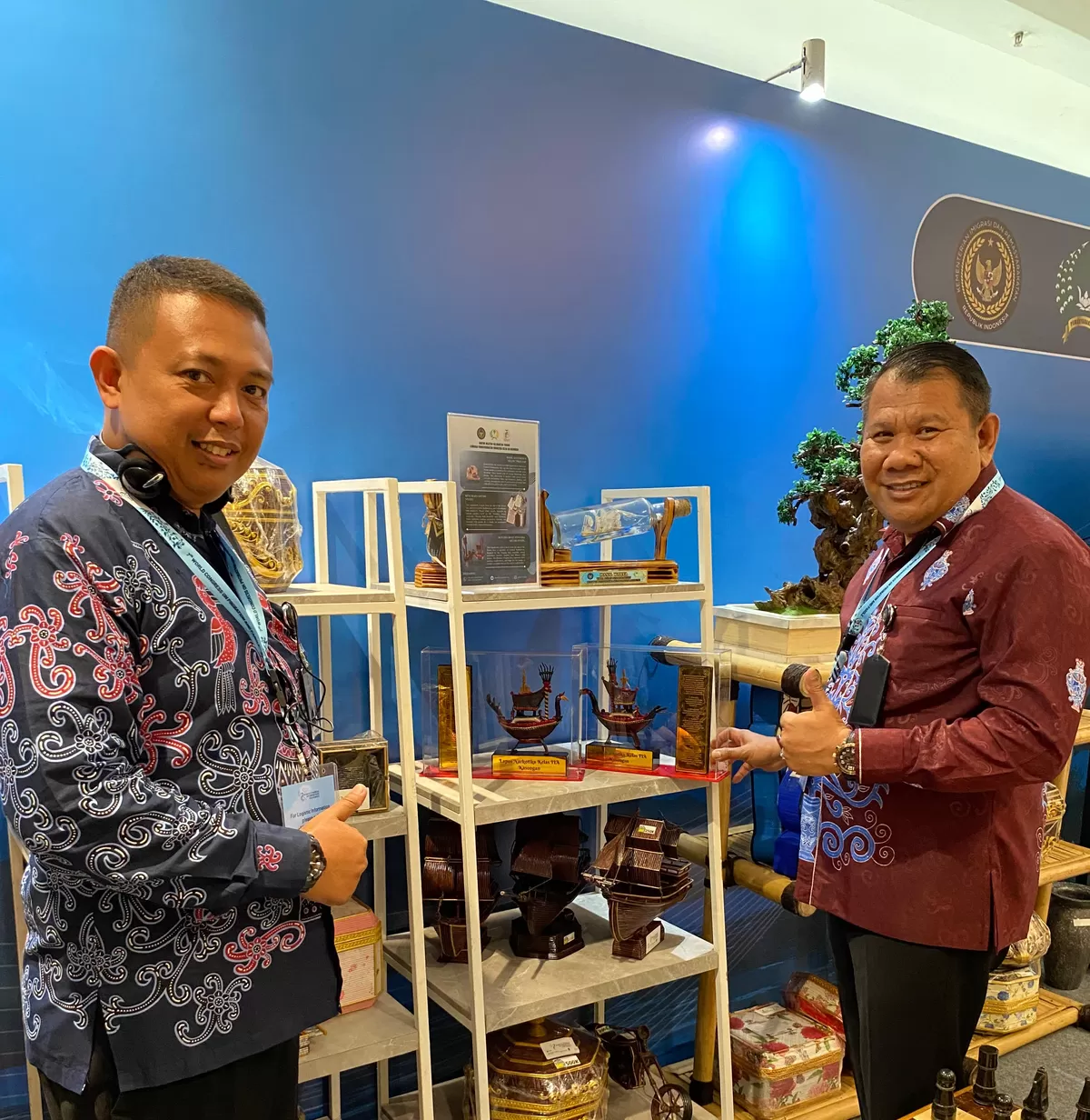 Kabapas Muara Teweh Bersama Kakanwil di Pameran Hasil Karya WBP dalam Rangkaian WCPP ke-7 di Bali