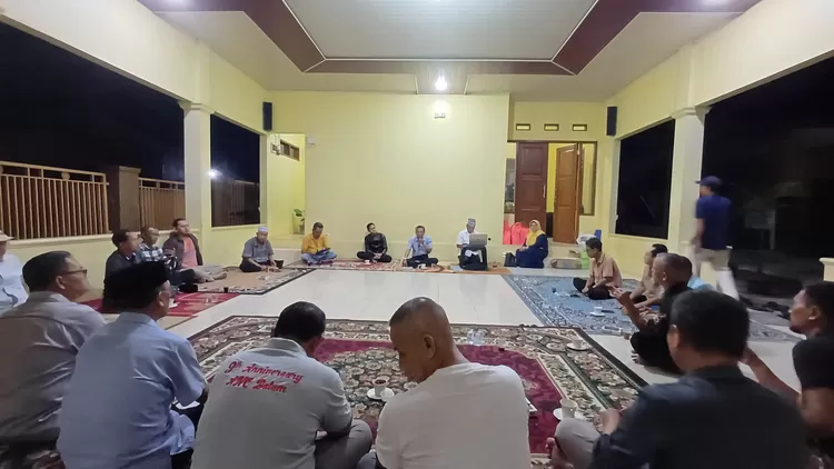 Suasana khidmat dan kekeluargaan dalam penetapan calon Ketua RW 07 Perum Pepabri Gunteng Cianjur. (FOTO: Wan/Journalnusantara.com)
