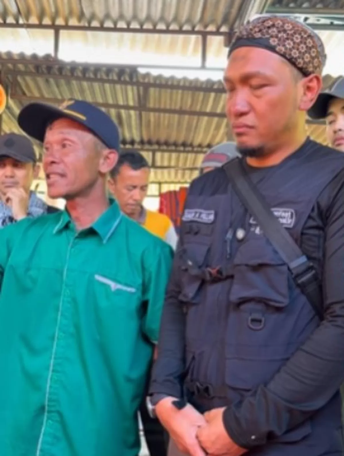 Menyoroti penuturan pendakwah Salim A Fillah terkait perjuangan warga yang terdampak bencana di Aceh Tengah. (Dok. Instagram.com/@salimafillah_official)