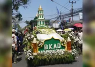 Tampilkan Mobil Hias Masjid Agung, BKAD Cianjur Meriahkan Karnaval Budaya