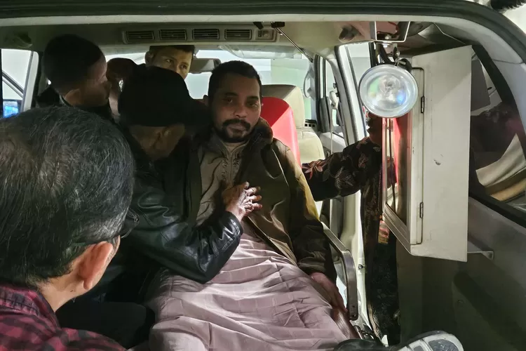 Abdul Rahman, salah seorang pekerja migran Indonesia yang bekerja di Arab Saudi, telah tiba di Tanah Air. Kepulangannya difasilitasi Kementerian PPMI. (Foto: RRI).