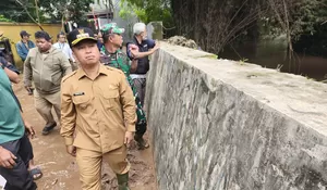 Cegah Banjir di Pondok Petir Terjadi Kembali, Walikota Depok Supian Suri Perintahkan DPUPR Revitalisasi Tanggul hingga Keruk Sedimen