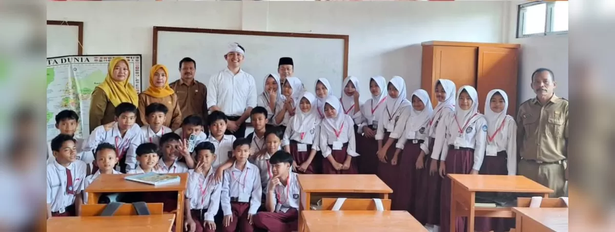 Bupati Cianjur memantau TKA di Gekbrong. (FOTO: Ist)