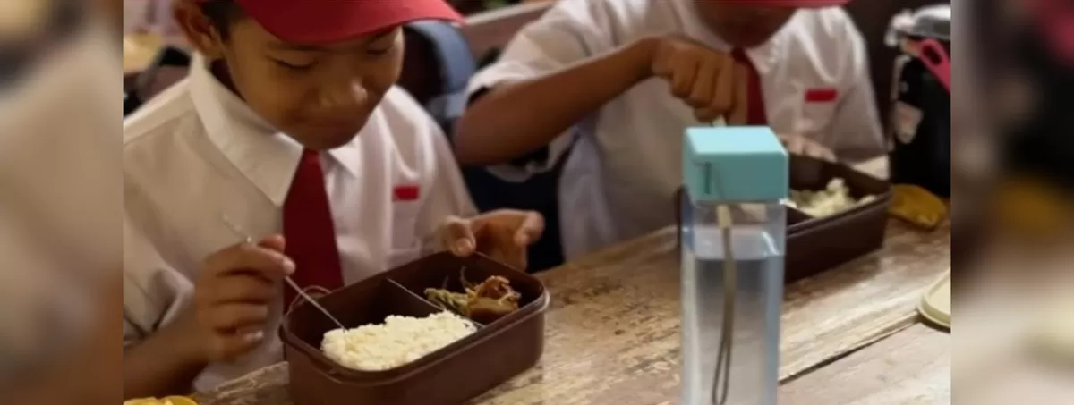 Cerita guru SD terpencil di Sulawesi Tengah yang membuat makanan untuk siswa karena belum ada MBG. (Instagram/rskdrian)