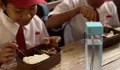 Inisiatif Guru SDK Ogolau Masak Mandiri Demi Siswa Pelosok Sulteng
