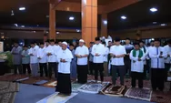 Strategi Tetap Bugar Salat Tarawih Meski Makan Kenyang