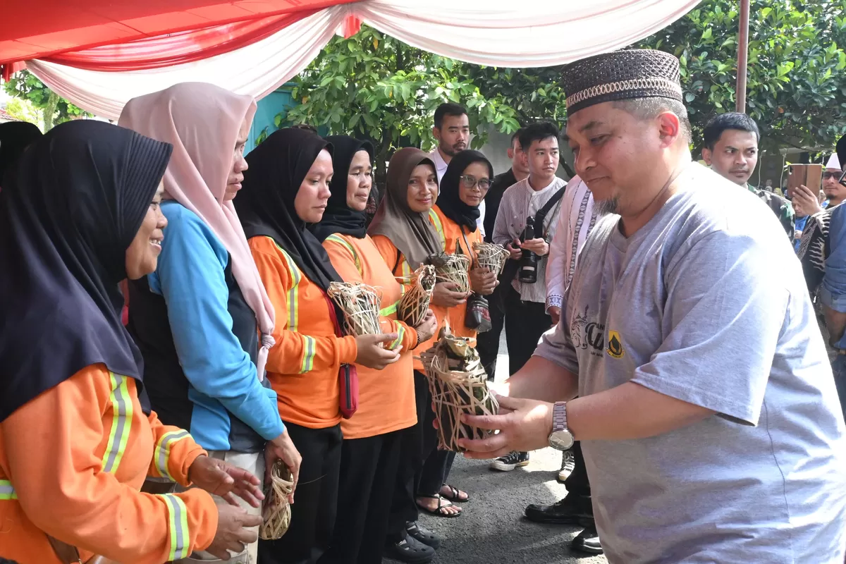 Masjid Agung Cianjur mengelola kurban tokoh nasional. (FOTO: Ist)