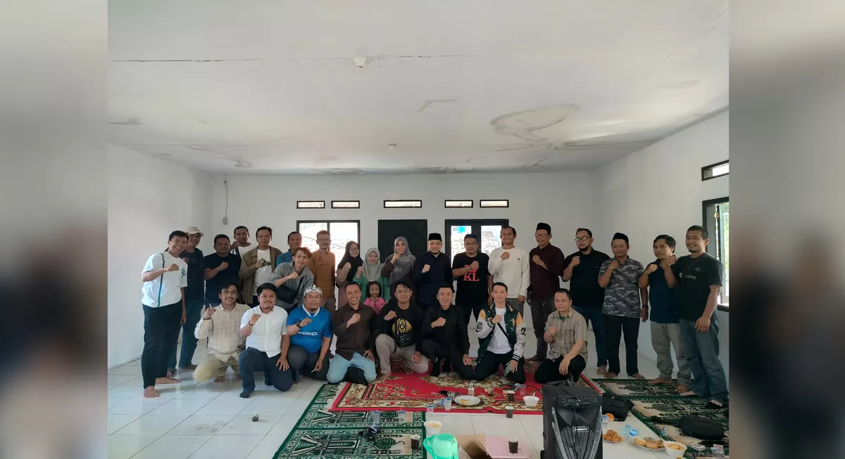 Foto: Sejumlah alumni Pergerakan Mahasiswa Islam Indonesia (PMII) menghadiri deklarasi pembentukan Pengurus Cabang Ikatan Alumni PMII (PC IKA PMII) Kabupaten Sukabumi di Lembaga Islam Al-Barokah Sekarwangi, Cibadak. (FOTO: Ist).