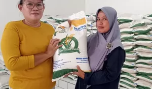 1.559 KPM Meruyung Kota Depok Terima Bansos Beras, Ini Rinciannya