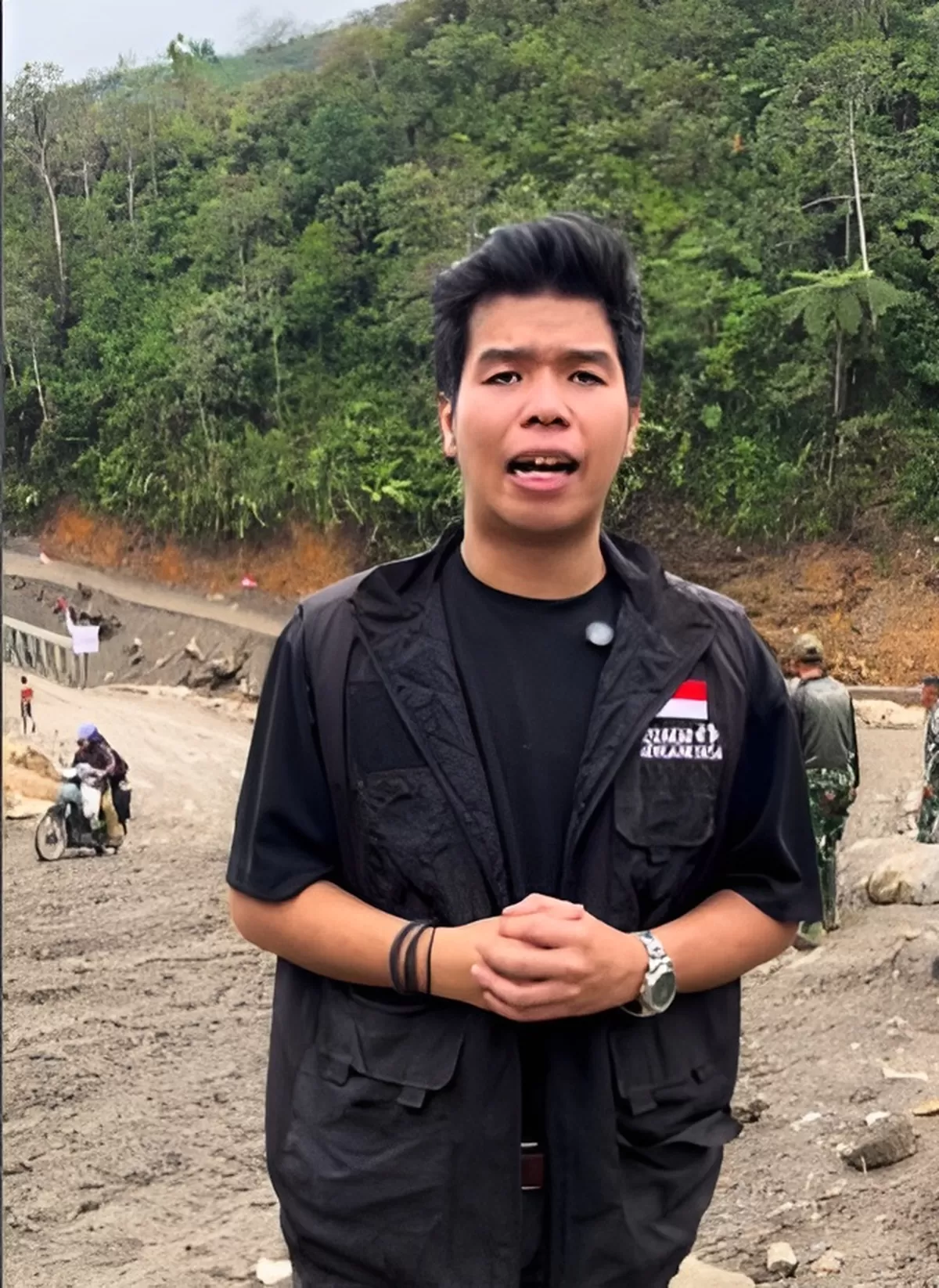 Menyoroti pernyataan influencer Virdian Aurellio terkait akses jalan yang terputus di Bener Meriah, Aceh, akibat bencana banjir bandang. (Dok. Instagram.com/@virdian_aurellio)
