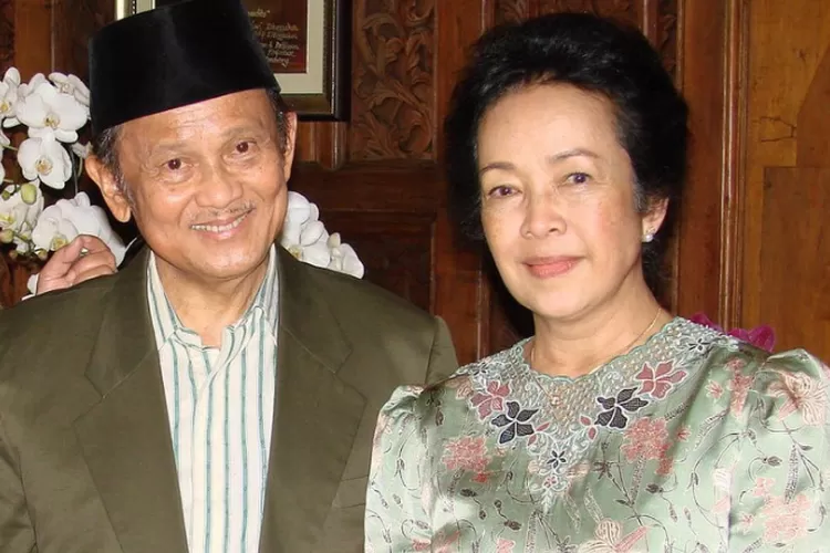 Inilah Perjalanan Kisah Cinta Habibie Dan Ainun, Berawal Dari Kisah ...