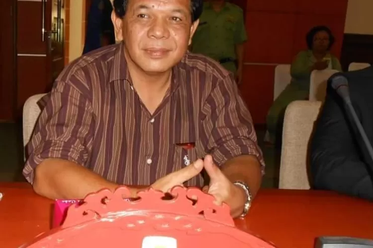 Direktur Eksekutif Pusat Studi Hukum dan Politik Kota Depok, Bernhard, SH (DOKUMEN PRIBADI)