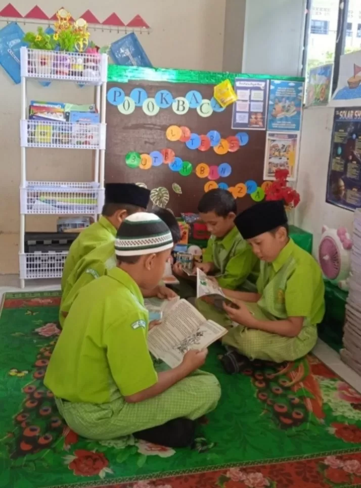 Pentingnya Ruang Pojok Baca Di Dalam Kelas Untuk Menambah Wawasan ...