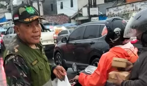 Mengintip Ngabuburit Koramil 02/Beji : Ajak si Maung, 200 Takjil Gratis Dirasakan Masyarakat