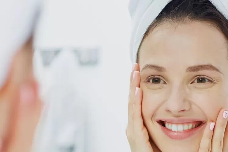 5 Tips Agar Foundation Lebih Tahan Lama dan Terlihat Glowing. (Foto/Ist.)