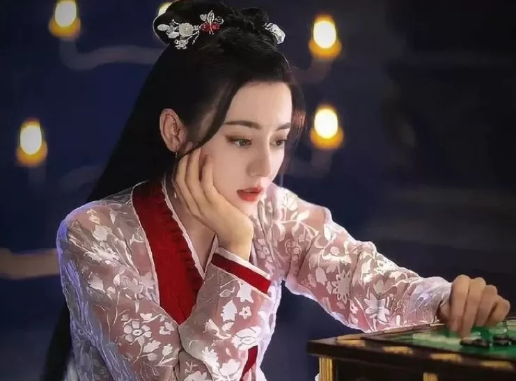 Profil Dan Biodata Dilraba Dilmurat Aktris China Yang Diduga Terseret Skandal Seks Di Bar 