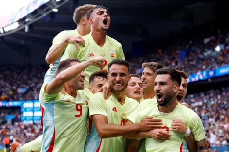 Spanyol berhasil meraih medali emas setelah secara dramatis mengalahkan Prancis dengan skor 5-3 dalam babak tambahan waktu pada final sepak bola putra Olimpiade Paris 2024, Jumat (9/8) malam WIB. (Instagram  @olympics)