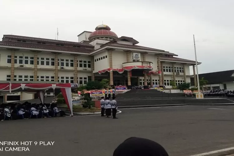 Mengintip Peringatan Hari Guru Nasional Bersama Lusje Anneke Tabalujan Pj Walikota