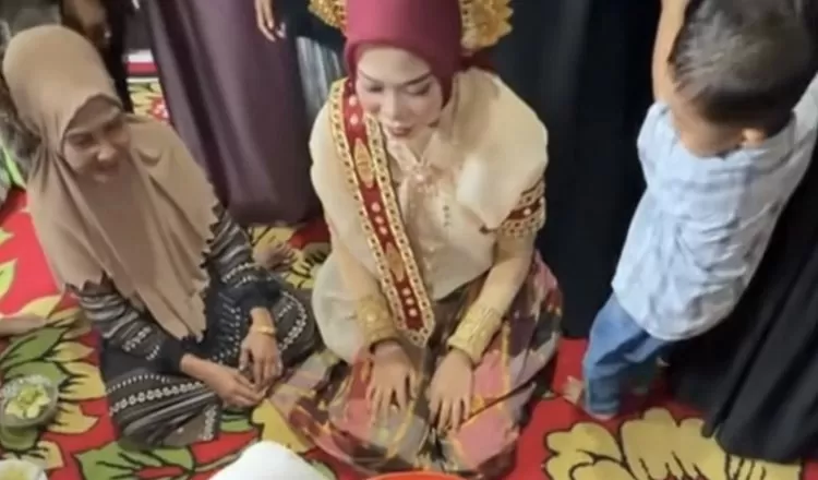 Aksi Haru Kakak Perempuan Cuma Ambil Uang Pelangkah Lima Ratus Perak ...