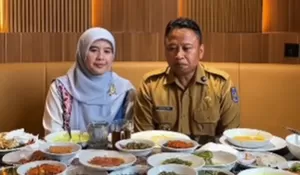 Kari Minang Bersertifikat Halal, Walikota Depok Supian Suri dan Cing Ikah Kepincut Belut Sambal Hijau