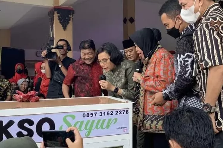 Jalankan Program Pengentasan Kemiskinan Terpadu Di Indonesia! Sri ...