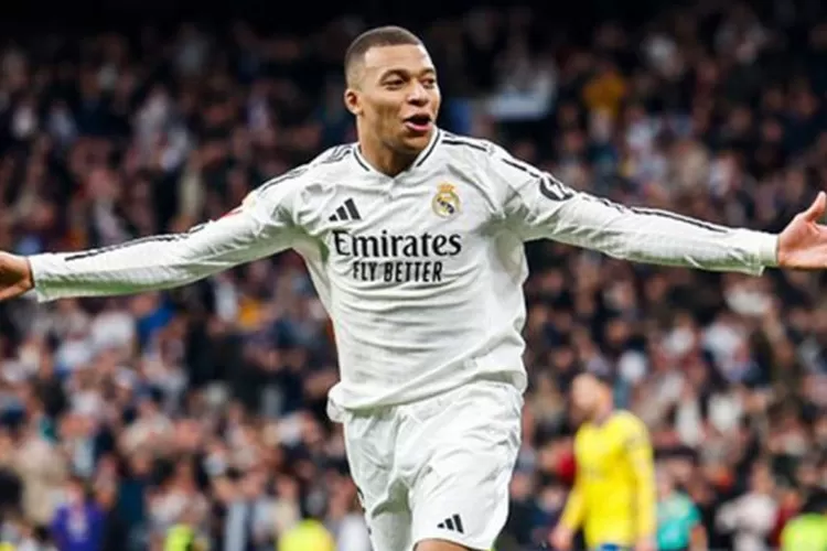 Penyerang Real Madrid Kylian Mbappe berselebrasi setelah mencetak gol ke gawang Las Palmas dalam pertandingan pekan ke-20 Liga Spanyol di Stadion Santiago Bernabeu, Senin dini hari WIB (20/1/2024). Real Madrid menang telak 4-1.  (ANTARA/X/@realmadrid)
