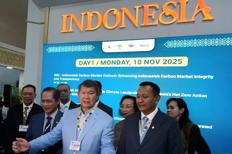 Utusan Presiden Hasim D. Hadikusuma, Menteri LH Hanif Faisol Nurofiq, saat meresmikan Paviliun Indonesia di COP30 Brasil, Senin (10/11/2025) waktu setempat.