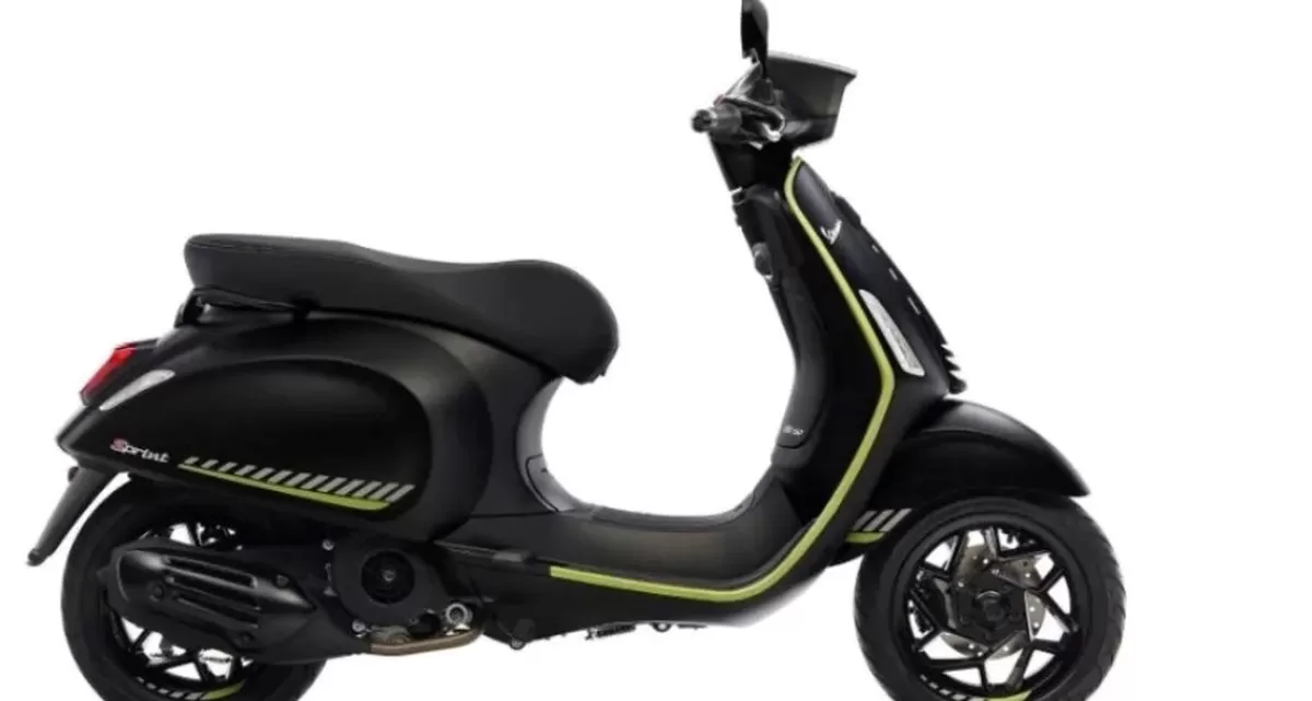 Ilustrasi. Vespa Sprint Tech 2026 berwarna hitam tampil sporty. (foto:vespa.co.id)