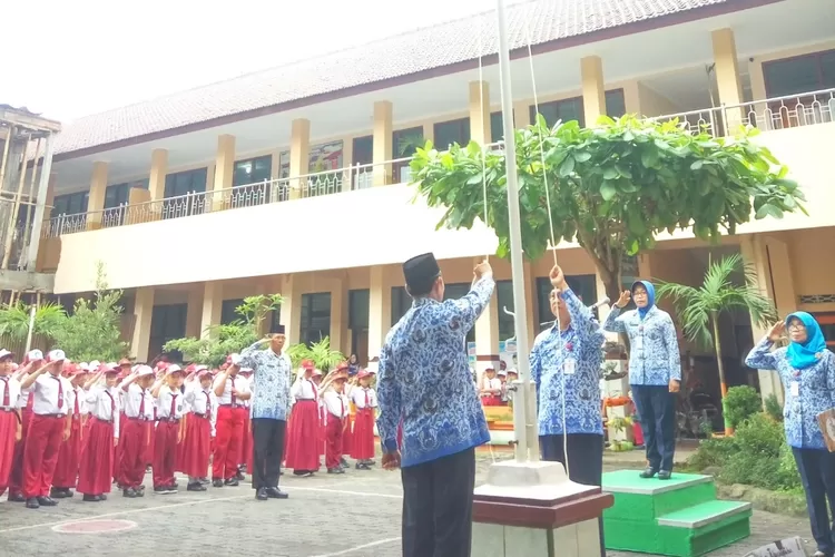 RESMI KEMDIKBUD! NASKAH TEKS DOA UPACARA HARI GURU NASIONAL 2022, Penuh ...