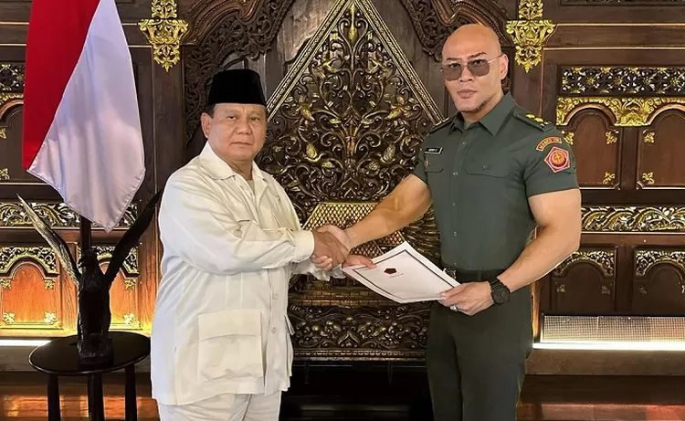 Deddy Corbuzier saat mendapatkan pangkat Letkol Tituler.