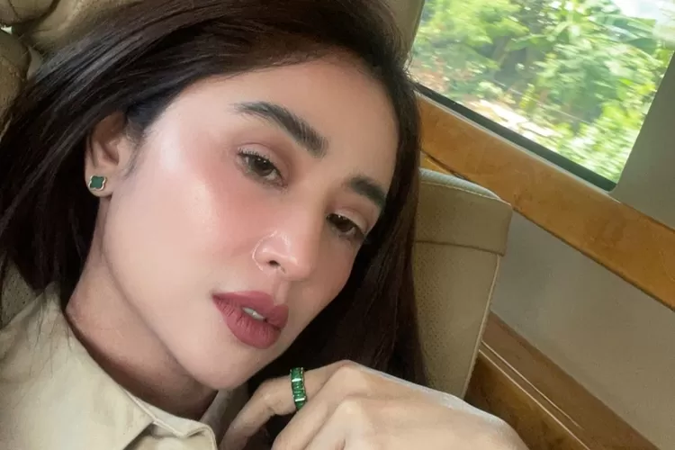 Dewi Perssik tidak terima disebut mandul (Foto: Gorajuara/ Instagram/ @dewiperssik9)