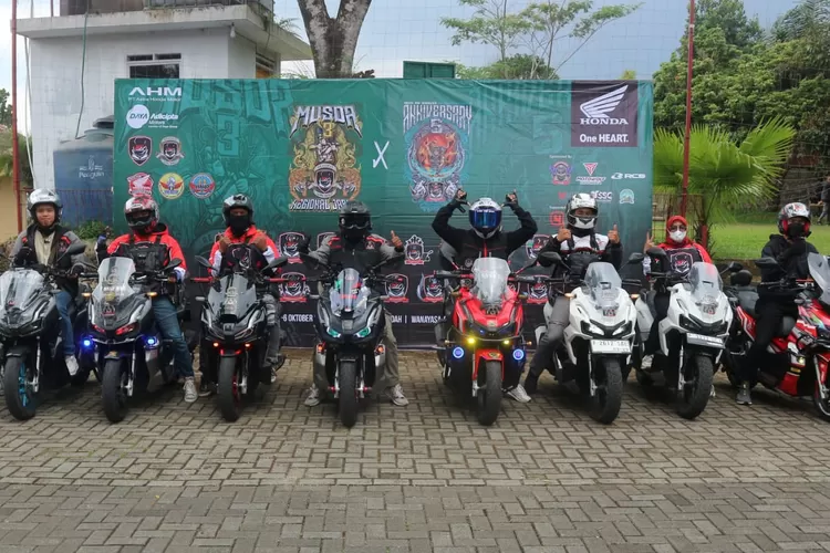 Honda ADV Indonesia (HAI) Chapter Purwakarta merayakan ulang tahun yang ke-5 . (PT Daya Adicipta Motora)