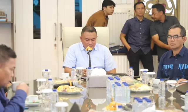 Demi Masa Depan Desa, Bupati Bogor Korbankan Waktu Libur Demi Rapat Strategis Bersama IPB University