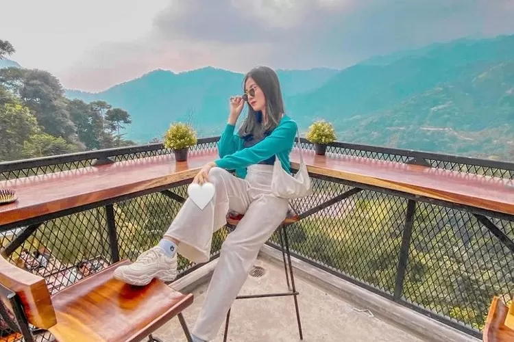 Nih deretan cafe di Sentul Bogor yang menawarkan pemandangan gunung (Instagram/highlanders_sentul)