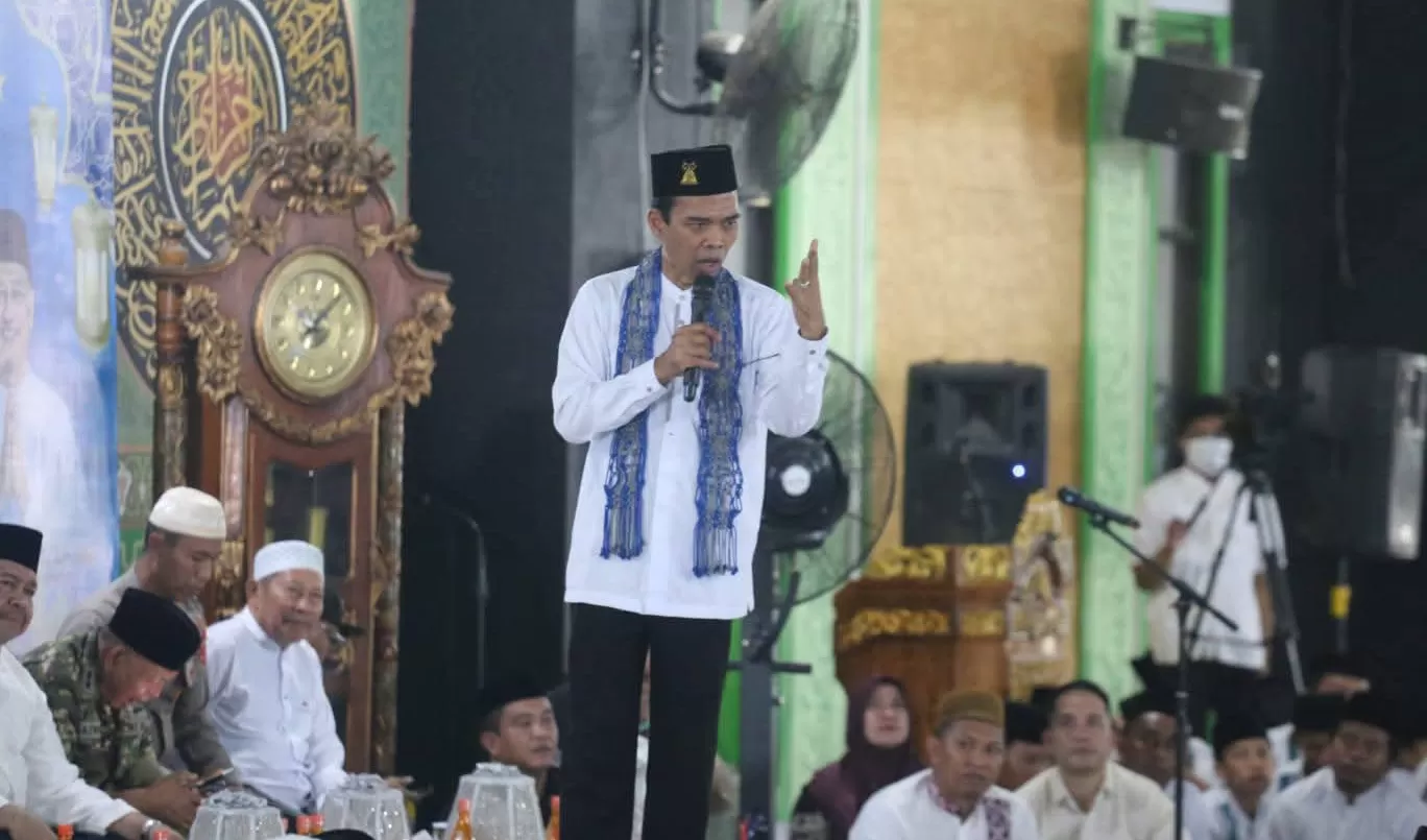 Ustadz Abdul Somad saat mengisi tabligh Akbar dan halal bihalal di Masjid Babusalam Konawe.