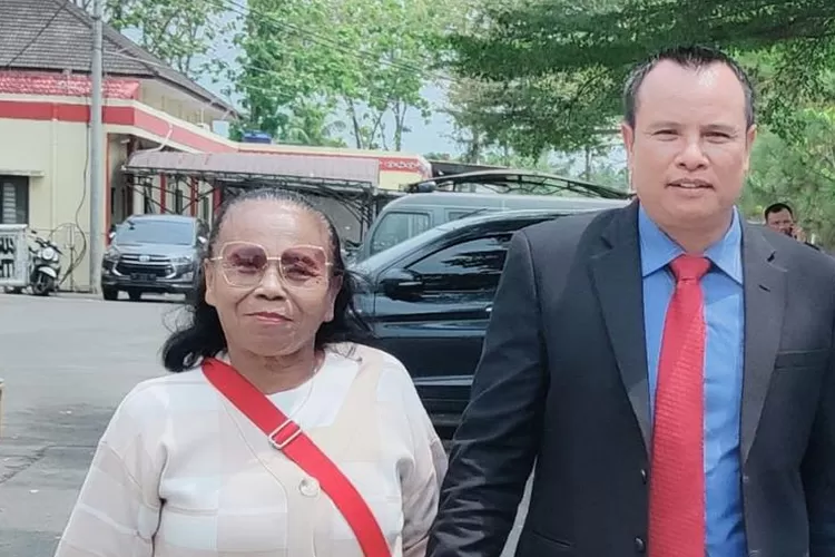 Tianas Situmorang didampingi penasehat hukum Poltak Silitonga mendatangi Polda Sumut untuk melaporkan Bank Sumut, Rabu (8/5/2024) lalu.