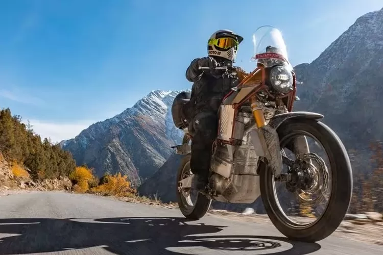 Uji coba protipe motor listik Royal Enfield di Himalaya  (Royal Enfield)