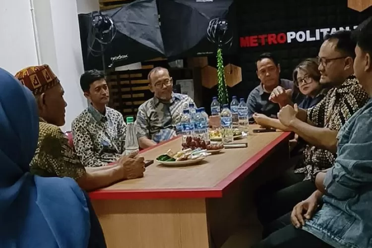 Diskominfo Kota Bogor menyambangi kantor media Harian Metropolitan untuk memperkuat sinergitas pemerintah dengan media (ist)