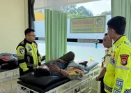 Terima Laporan 110, Satlantas Polresta Barelang Berikan Pertolongan Korban Laka Lantas di Bengkong
