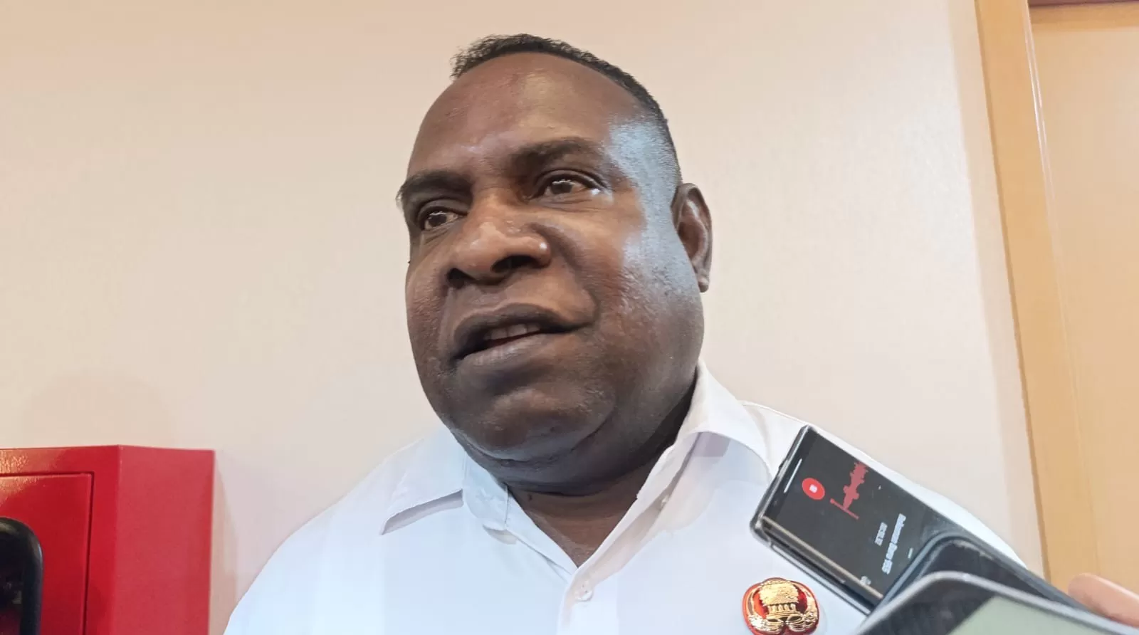  Kepala Dinas Pemberdayaan Masyarakat dan Kampung (DPMK), Bram Kateyau. (Dok pribadi)