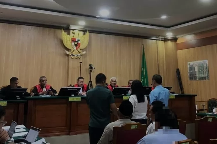Hadiri Sidang kasus Suap di Pengadilan Tipikor Ternate, Kuasa Hukum Haji Robert Bantah Mangkir dari Panggilan KPK (Istimewa)