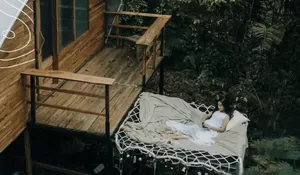 Nginap di Glamping ini sih Enggak Bakal Nyesel Malahan Bikin Betah, Viewnya Langsung Gunung Pangrango