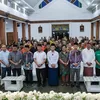 Bagikan 200 Buku Kebhinekaan Bagi Tokoh Lintas Agama di Gereja Sleman, Gus Miftah Ajak Lawan Intoleransi