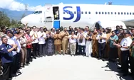 MOMEN BERSEJARAH: Sriwijaya Air Landing Perdana di Bandara Wamena Papua Pegunungan