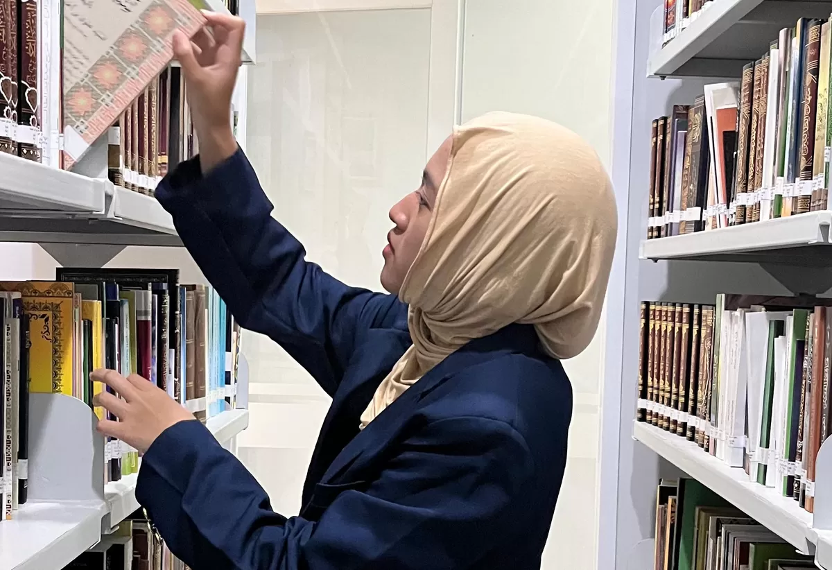 Zahra Zulaiva Elhapidi (Sastra Arab-Universitas Padjadjaran)