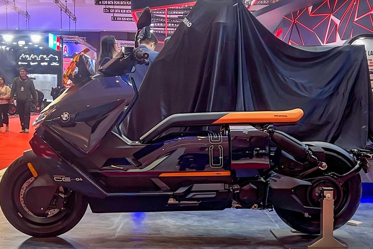  BMW dan PLN Jalin Kerjasama Strategis untuk Pertumbuhan Mobilitas Ramah Lingkungan