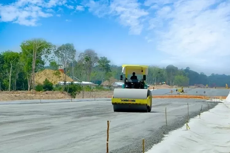 Pembangunan Jalan Tol Bayung Lencir-Tempino yang akan menjadi ruas terakhir dari Jalan Tol Trans Sumatera (JTTS ) ini semakin menunjuukkan progresnya. (Instagram: pupr_jalan_sumsel)