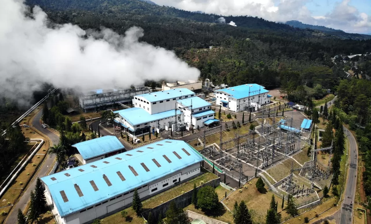 PLTP Kamojang menjadi bagian dari upaya Pertamina dalam mengembangkan energi panas bumi sebagai sumber listrik bersih yang terintegrasi dalam sistem kelistrikan Jawa&ndash;Madura&ndash;Bali.