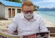 Pengabdian Sunyi Laode Iman Sutrisno, Menyalakan Harapan di Sekolah Pulau Terpencil Makassar